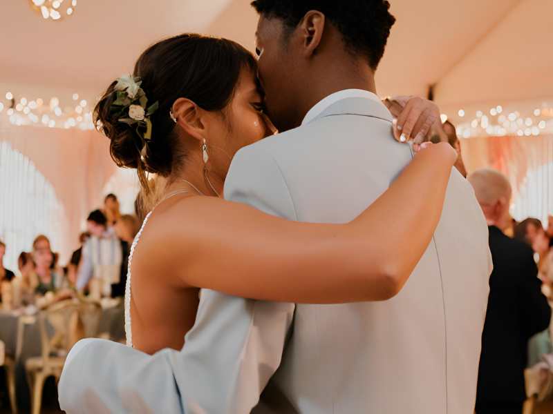 Bröllopsdansen: En Tradition Fylld av Glädje och Symbolik